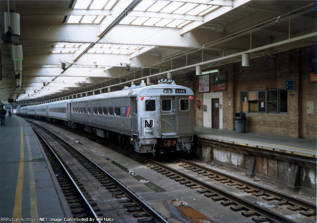 NJT Comet IB Cab Coach 5166